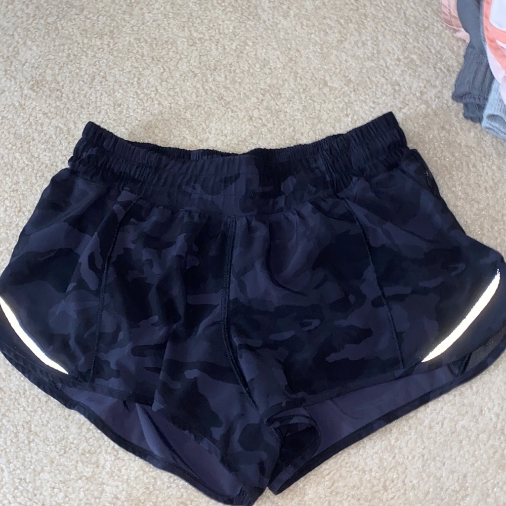 black camo hottie hot shorts lululemon
